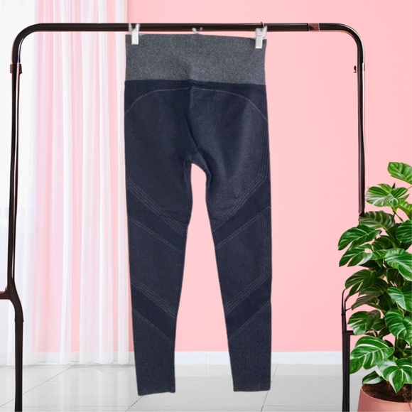 Athleta - High Waisted Navy Glitter Leggings - Size Medium - Picture 2 of 5